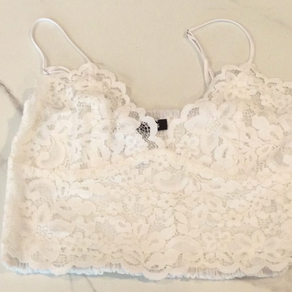 NWT Express White Lace Crop Top, small .
